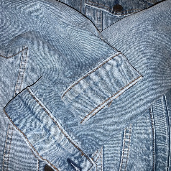 Abercrombie & Fitch Men's Light Blue Denim Jacket - Picture 7 of 8